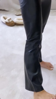 Louise Thompson feet photo thumbnail