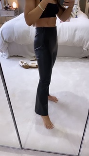 Louise Thompson feet photo thumbnail