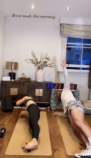 Louise Thompson feet photo thumbnail