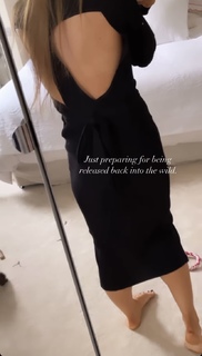 Louise Thompson feet photo thumbnail