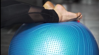 Louise Thompson feet photo thumbnail