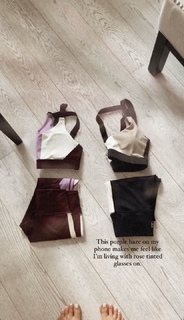 Louise Thompson feet photo thumbnail