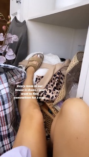 Louise Thompson feet photo thumbnail