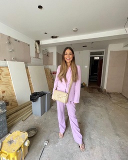 Louise Thompson feet photo thumbnail