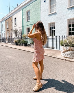 Louise Thompson feet photo thumbnail