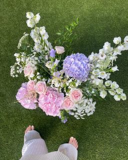 Louise Thompson feet photo thumbnail