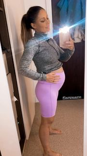 Louise Thompson feet photo thumbnail