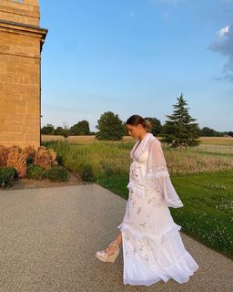 Louise Thompson feet photo thumbnail