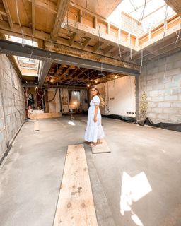 Louise Thompson feet photo thumbnail