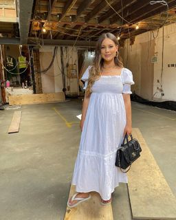 Louise Thompson feet photo thumbnail