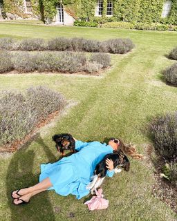 Louise Thompson feet photo thumbnail