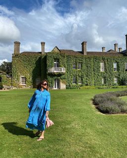 Louise Thompson feet photo thumbnail