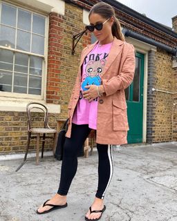 Louise Thompson feet photo thumbnail