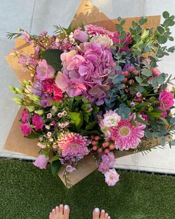 Louise Thompson feet photo thumbnail