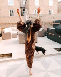 Louise Thompson feet photo thumbnail