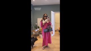 Louise Thompson feet photo thumbnail