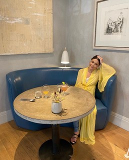 Louise Thompson feet photo thumbnail