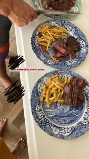 Louise Thompson feet photo thumbnail