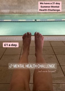 Louise Thompson feet photo thumbnail