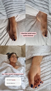 Louise Thompson feet photo thumbnail