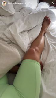 Louise Thompson feet photo thumbnail