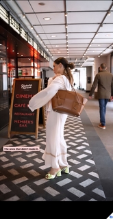 Louise Thompson feet photo thumbnail