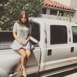 Louise Thompson feet photo thumbnail