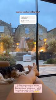 Louise Thompson feet photo thumbnail