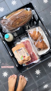 Louise Thompson feet photo thumbnail