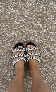 Louise Thompson feet photo thumbnail