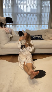 Louise Thompson feet photo thumbnail