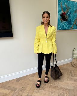 Louise Thompson feet photo thumbnail
