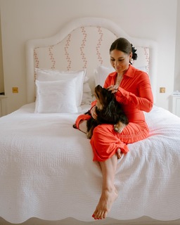 Louise Thompson feet photo thumbnail