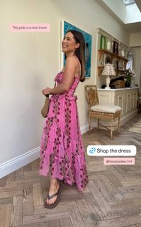 Louise Thompson feet photo thumbnail