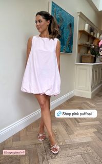 Louise Thompson feet photo thumbnail