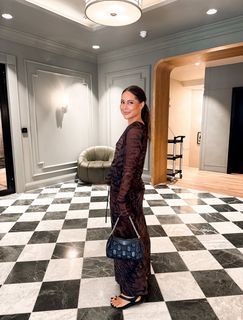 Louise Thompson feet photo thumbnail