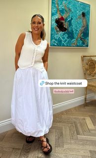 Louise Thompson feet photo thumbnail