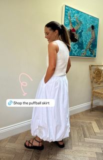 Louise Thompson feet photo thumbnail