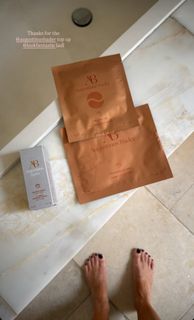 Louise Thompson feet photo thumbnail