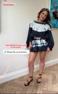 Louise Thompson feet photo thumbnail