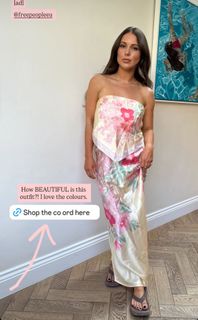 Louise Thompson feet photo thumbnail