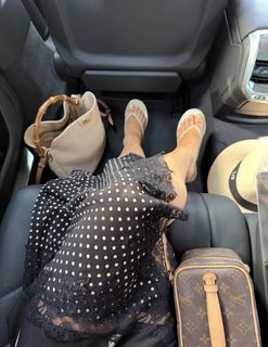 Louise Thompson feet photo 2