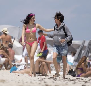 Lourdes Leon feet photo thumbnail