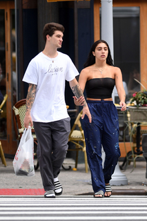 Lourdes Leon feet photo thumbnail
