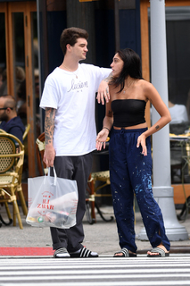 Lourdes Leon feet photo thumbnail