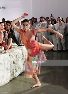 Lourdes Leon feet photo thumbnail