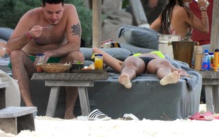 Lourdes Leon feet photo thumbnail