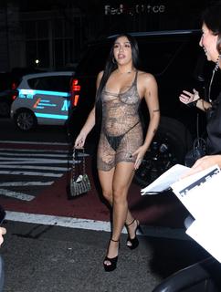 Lourdes Leon feet photo thumbnail