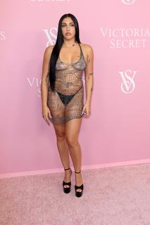 Lourdes Leon feet photo thumbnail