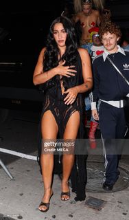 Lourdes Leon feet photo thumbnail